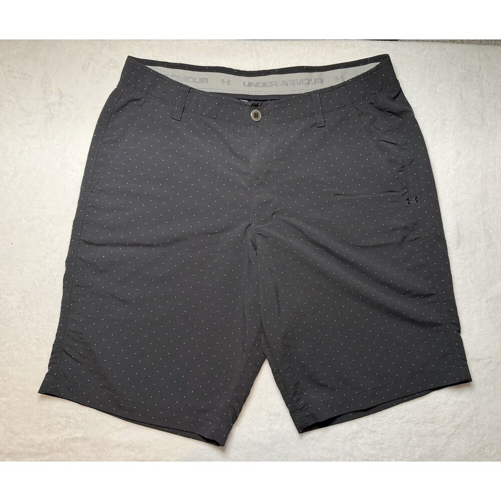 Under Armour Men’s Gray Polka Dot Chino Shorts Loose Fit Flat Front Pockets
